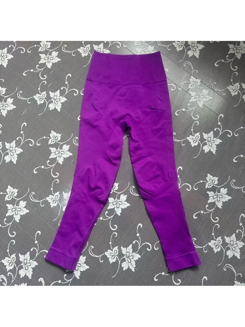 Lululemon Crop Leggings Sz 4